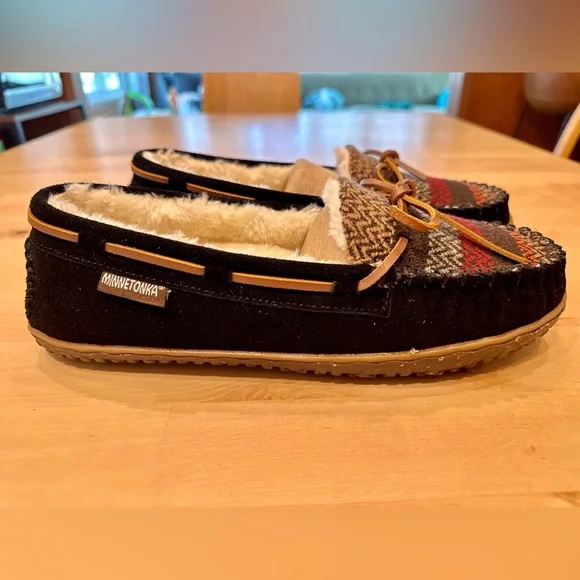 Minnetonka Tilia Moccasins / Black Multi / sz 10 - Picture 3 of 6